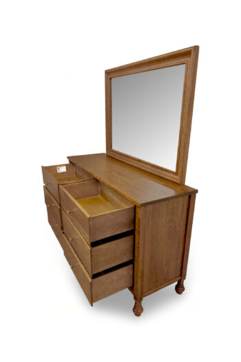 Royale Collection Dresser