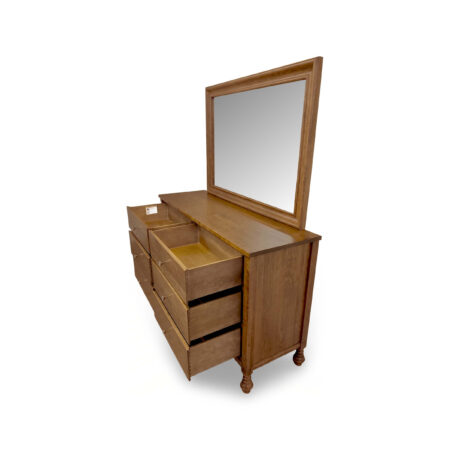 Royale Collection Dresser